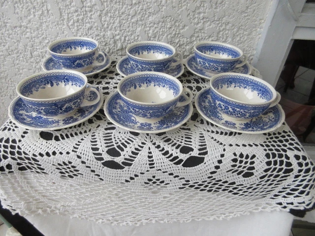 très beau lot de 6 tasses à cafe et sous coupes en ceramique VILLEROY & BOCK