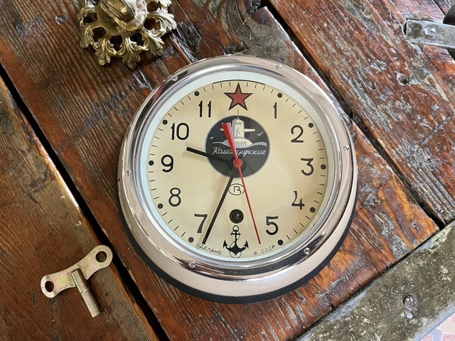 Russian Navy Soviet Submarine Clock Vintage CCCP KAUAHGUYCKUE Key Windup - Works