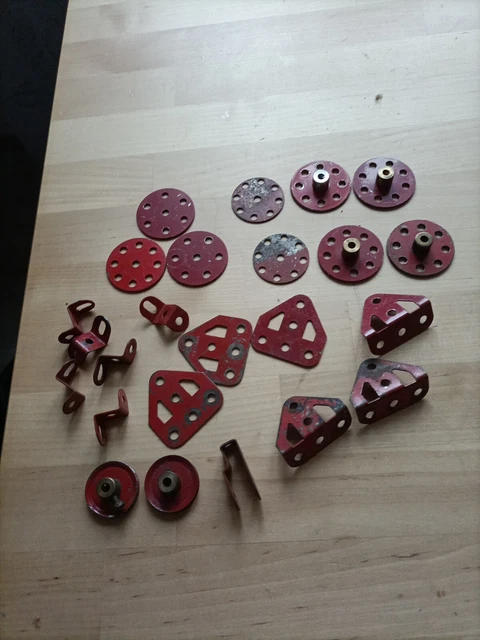 Meccano beau lot de 40 engrenages et poulies laiton