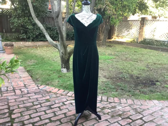 Xscape Women's dress Off-The-Shoulder Velvet Gown Size 10