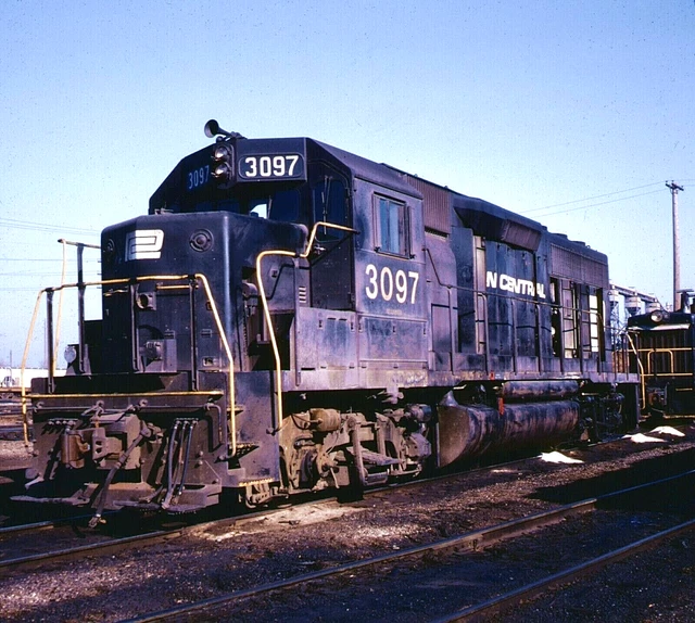 ORIGINAL KODACHROME SLIDE CONRAIL GP-40 #3097 (ex-PC & NYC #3097) 11/19/76