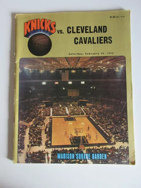 NEW YORK KNICKS vs CLEVELAND CAVALIERS 1972 vintage NBA PROGRAM  MSG AUSTIN CARR