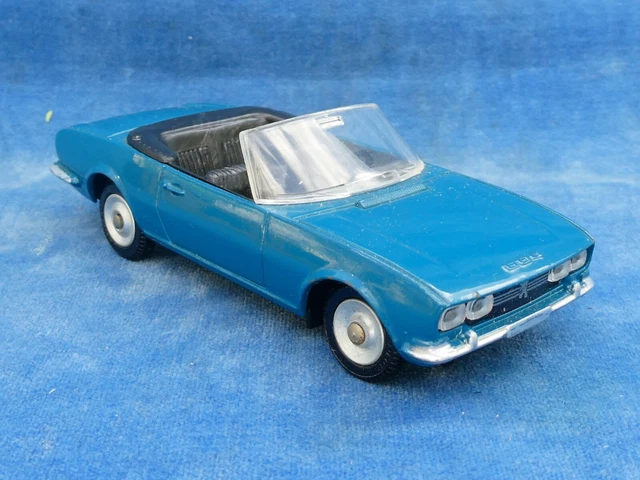 1/43 Peugeot 504 cabriolet Bleu Dinky Toys 1423 Atlas Neuf Boite , design PininFarina - Collection