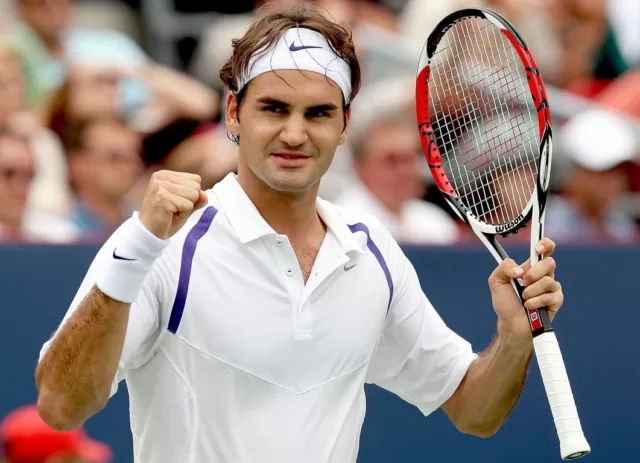 Roger Federer Framed Photo Image Picture Wimbledon Mounted In Gold 10 X 8 Frame