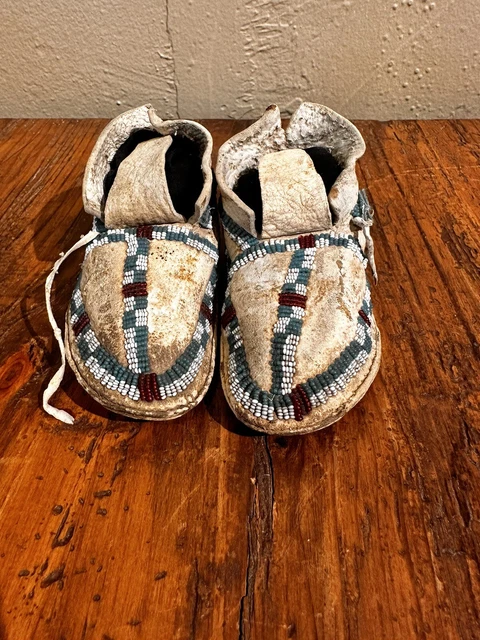 Antique OLD 19c. Native American Indian Child  Moccasins Southern Cheyenne