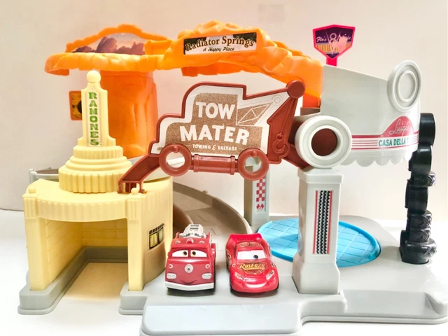 Disney Pixar Cars Radiator Springs 2012 Mattel Playset Tow Mater Race Track Toy