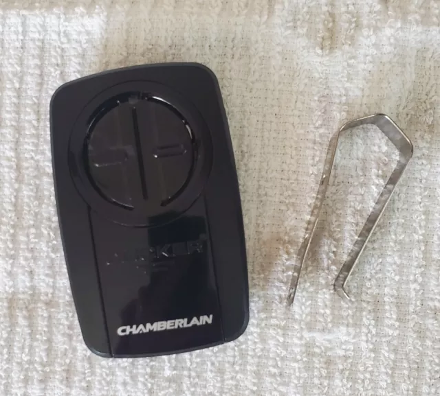 CHAMBERLAIN CLICKER 2-BUTTON Garage Door Opener Remote HBW7922 $7.99 ...