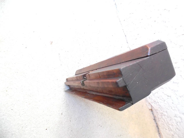 OLD TOOL PLANE, OUTIL ANCIEN, vieux rabot en bois Carrossier