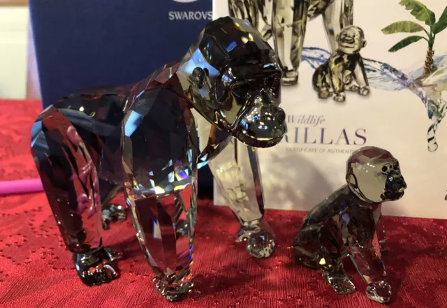 Swarovski Crystal 9100 000 117 Gorillas 2009 SCS 952504 Gorilla & Cub In Box