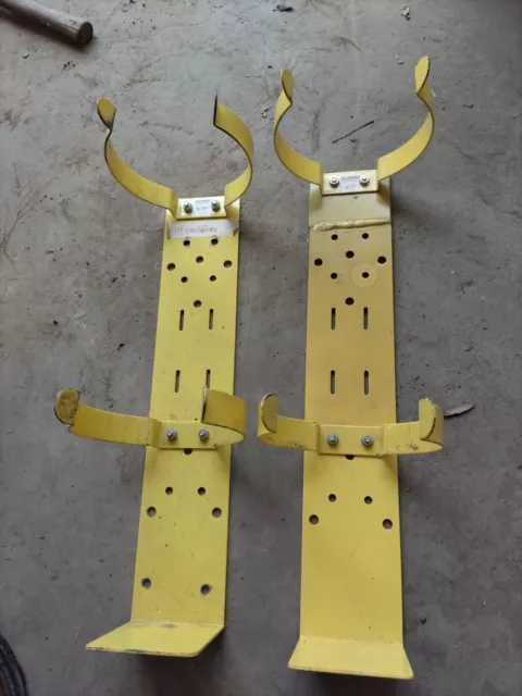 2 Allegro Tank Holders