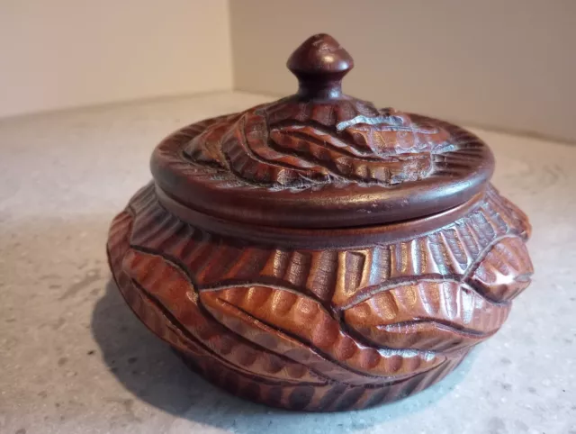 beautiful hand carved solid wood box with lid signed artisan carving 7x5