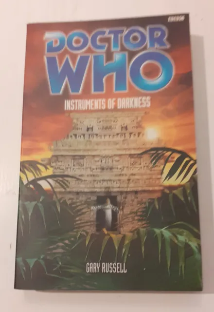 Garry Russell / Doctor Who - Instruments of Darkness / engl.  / TB von BBC Books