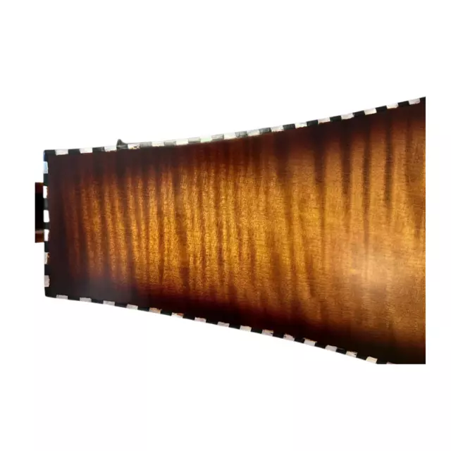 Fabriqué à la main bois d'érable entier 6 cordes 24 touches vilebrequin, rouleau sculpté 9
