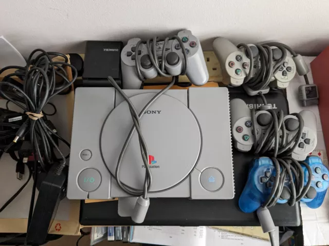 SONY PLAYSTATION 1 PS1 PS ONE Console w Pad 8 Games 40.95