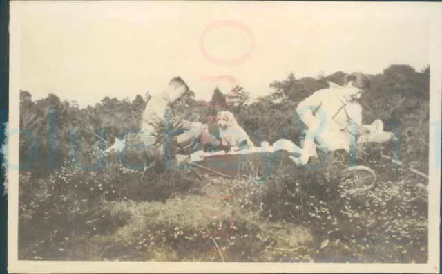 Picnic Harfields 4.2x2.6" 1917 Orig Photo by Angus Gillan