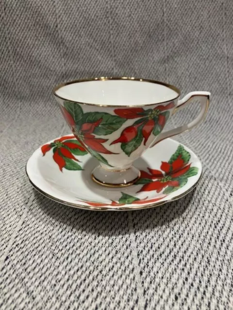 Taza de té/platillo de colección Kent Taylor & Kent blanco con flores de pascua y hojas verdes