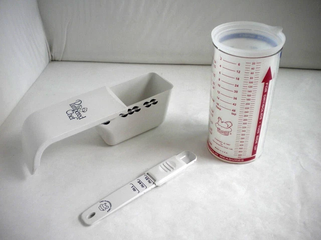 Pampered Chef Adjust Sliding Measuring Scoop, 2 Cup Wet/Dry Cup, Measuring Spoon