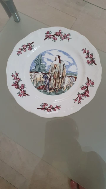 ANCIENNE assiette    plate Sarreguemines  ma Normandie trop belle  TBIEN