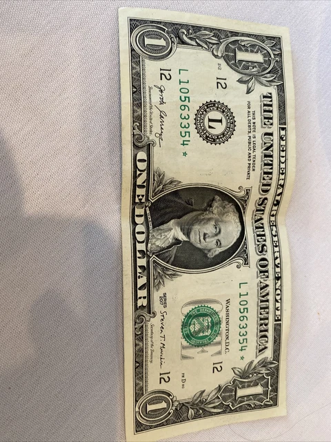 One Dollar star note. Collectible *** 5