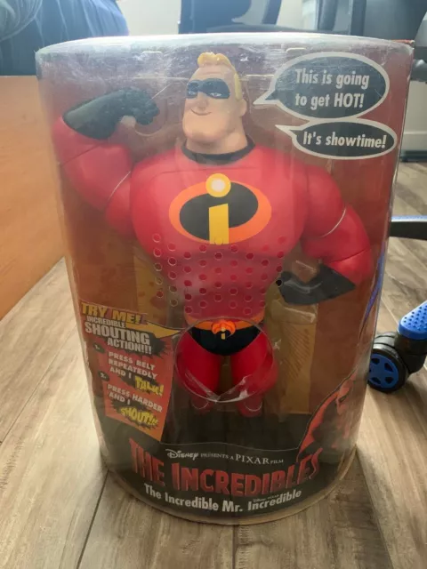 2004 Disney Pixar The Incredibles 15" Talking Action Figure