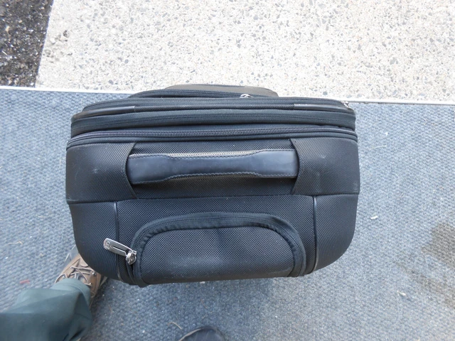 Tumi 'T-Tech' Expandable 24" Upright Suitcase Black Rolling Wheeled  READ 2
