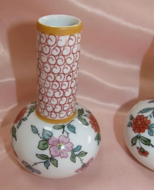 Paire de petits vases soliflores porcelaine Limoges peint mains signée G.Michaud 2