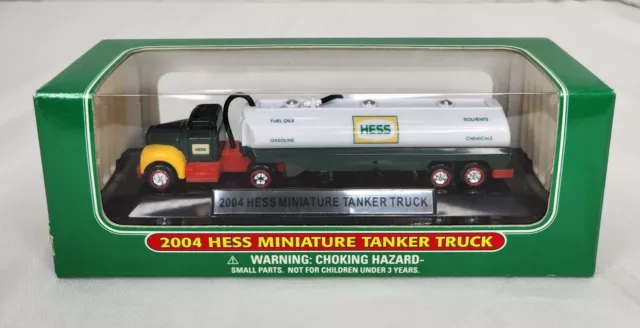2004 Hess Miniature Tanker Truck   Mint    S6557