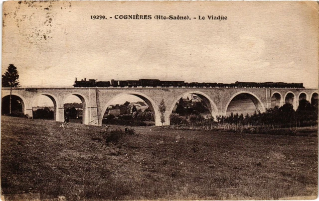 CPA-70 - LUXEUIL - Ecole St-Colomban - Le Péristyle - Carte Postale EUR 7,00 - FR