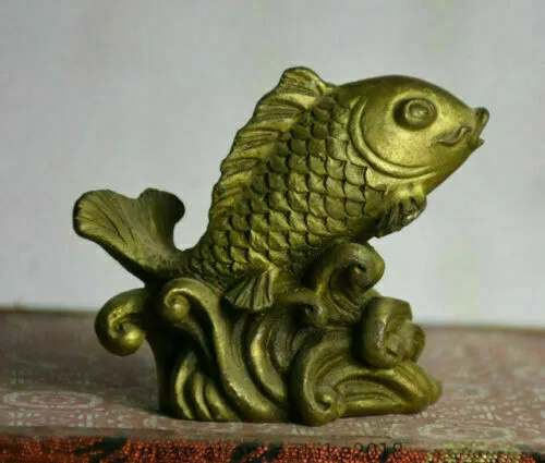 2.6" Old Chinese Copper Brass Folk Feng Shui Fish Barracuda Lucky Wealth Statue