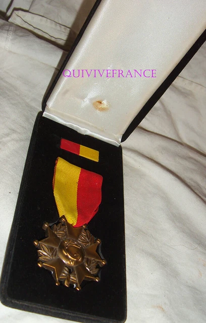 Médaille Union Départementale Sapeurs-Pompiers De La Loire - Insigne Occasion