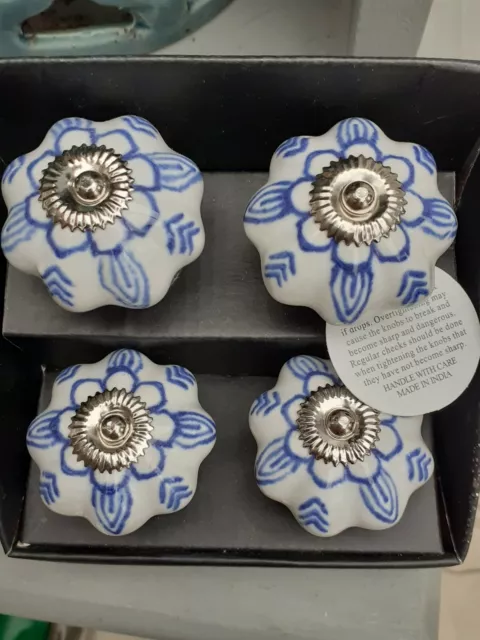 Casa Decor Set Of 4 Ceramic Blue/White Floral Fluted Drawer Knobs Cabinet Pulls