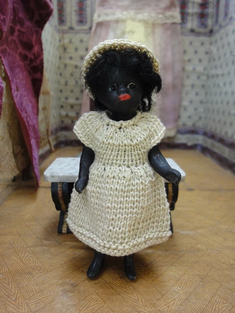 Poupée Ancienne Mignonnette Biscuit bouche fermée