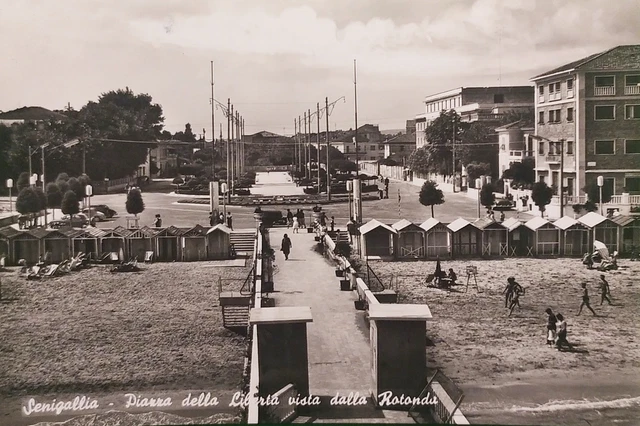 Cartolina - Senigallia - Piazza della Libertà vista dalla Rotonda - 1956