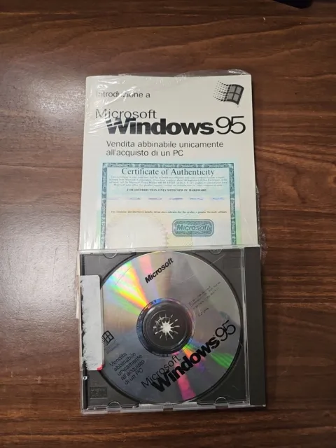 Windows 95 Italiano Originale. Manuale, licenza Product Key, CD Rom. Vintage