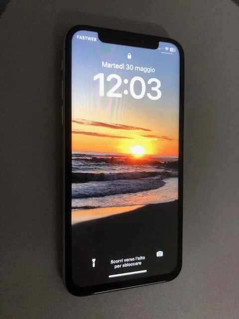 Apple iPhone XS - 64GB - usato con qualche problema - Leggi descrizione.