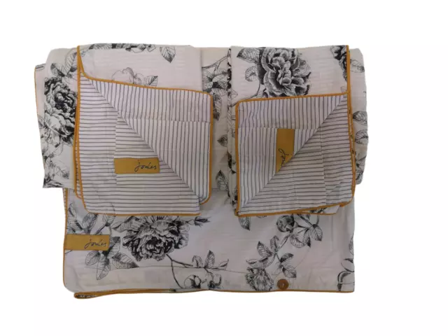 Joules Imogen Bee King Size Bedding Set And Two Pillowcases