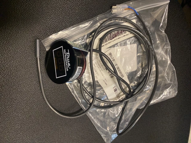 TRUE Thermostat - digital - 20DT-U-4FO-N6U - REACH IN COOLER