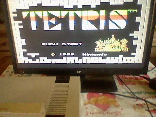 CONSOLE NINTENDO NES + Manette + Alimentation +Peritel + Jeu TETRIS.