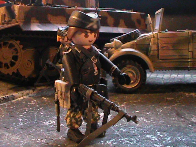 Figurine PLAYMOBIL Custom - Fallschirmjäger Régiment (Hollande 1940) - Réf 0468