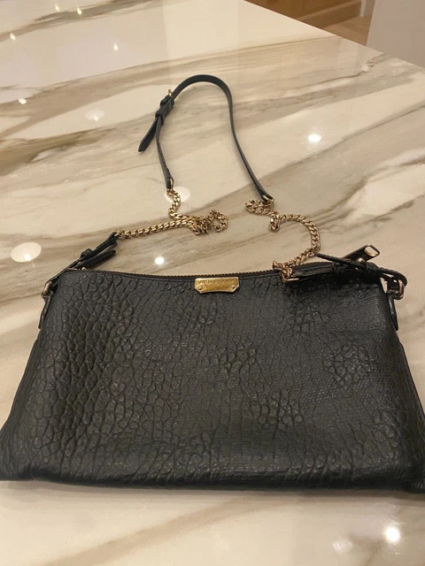 Burberry Peyton Crossbody Shoulder Bag Embossed Leather Black Gold Chain Burberry Peyton Crossbody Shoulder Bag Embossed Leather Black Gold Chain