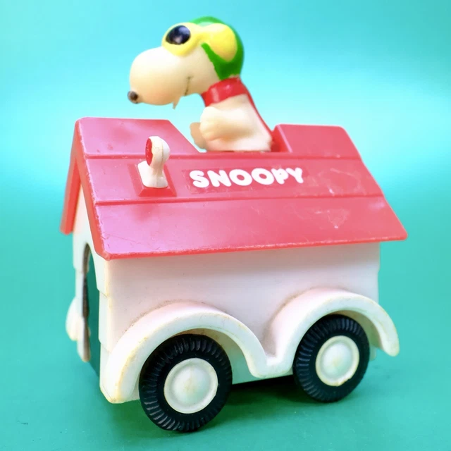 VINTAGE SNOOPY KENNEL Car 1965 Aviva Toys Hong Kong Friction Drive