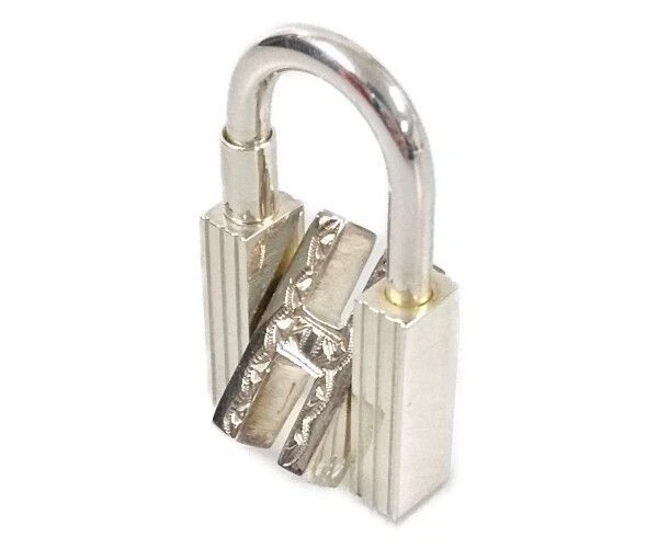 Hermes Cadenas Touareg charm SV925 H hardware key ring padlock Good Condition Hermes Cadenas Touareg charm SV925 H hardware key ring padlock Good Condition