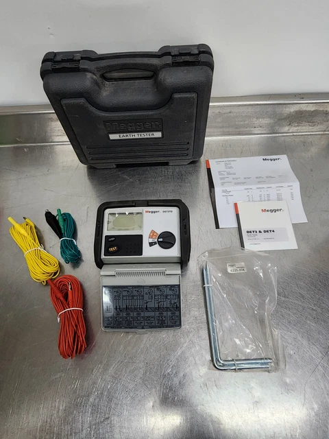 Megger Earth Tester DET3TD 3-Terminal Ground Resistance - Box Doesn't Latch