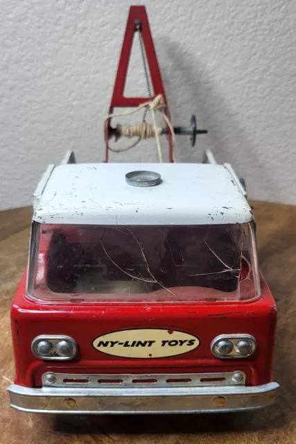 VINTAGE 1960s NYLINT FORD HI-WAY PRESSED STEEL EMERGENCY TOW TRUCK