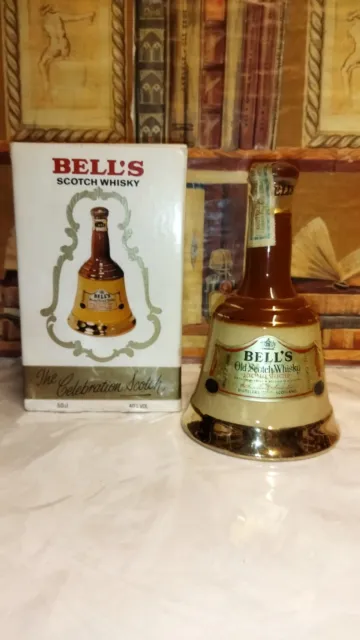 Ceramica Whisky Bell's Specially Selected 37,5cl nn% Anni 70 0,702kg Con Box