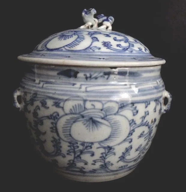 Ancien pot à gingembre vase couvert porcelaine blanc bleu Chinese porcelain XIX