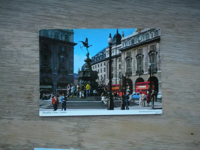 London. Piccadilly Circus. John Hinde. Postcard - used