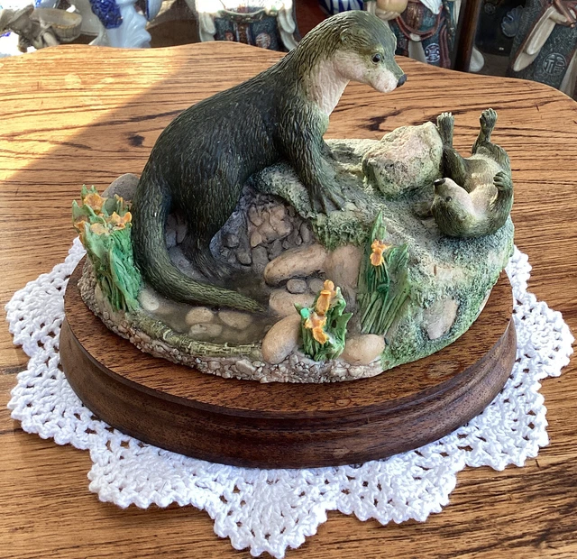 Vintage Border Fine Arts Chiltern Collection WW14 Otter Family 4.75” Tall 1985