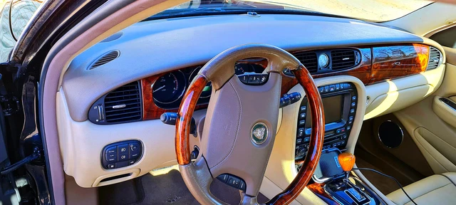 Schöner Jaguar XJ 2,7 TD, der letzte der XJ-Baureihe.