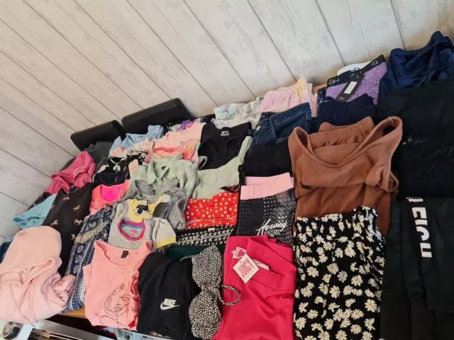 Bundle of lovely girl's clothes, age 13-14-15 yrs (47 Items)